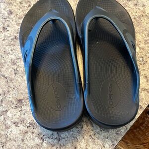 OOFOS Black Sandals